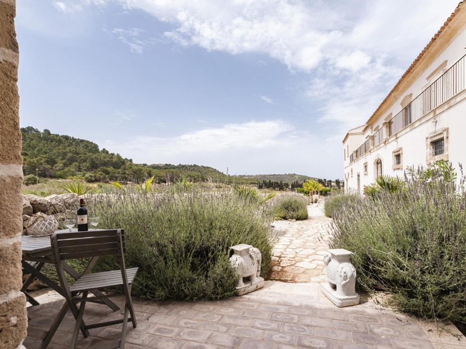 Bramasole Charming House Hotel Comiso Exterior photo