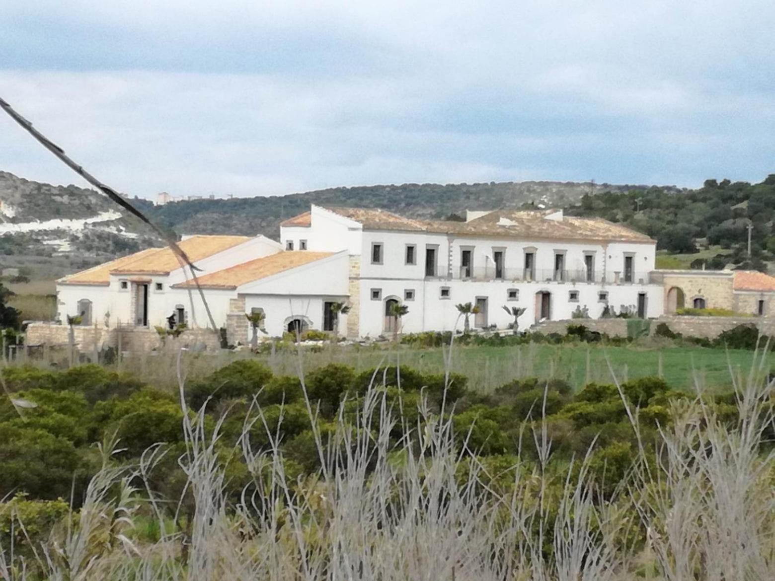 Bramasole Charming House Hotel Comiso Exterior photo